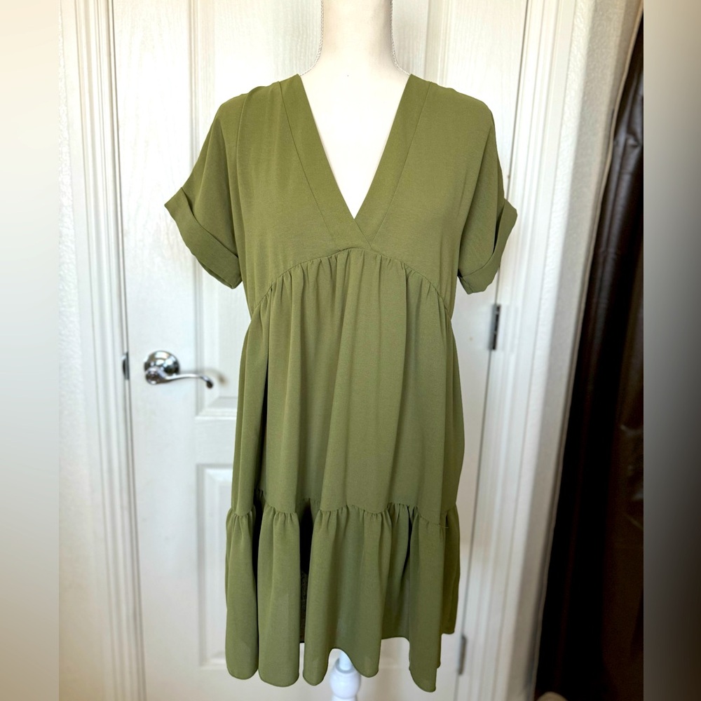 Size S olive green flowy baby doll dress